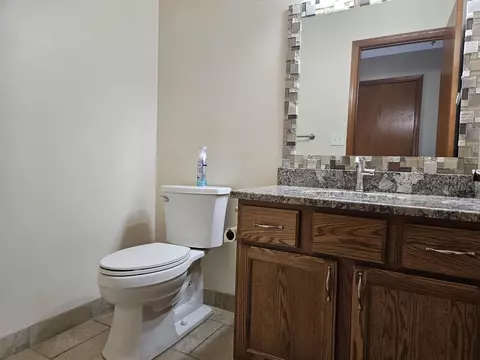 Bath - 10590 Meadowsweet Ln, Roscoe, IL 61073 photo 1 of 4