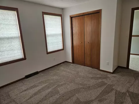 Bedroom - 10590 Meadowsweet Ln, Roscoe, IL 61073 photo 3 of 5
