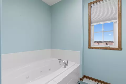 9979 Sara Dr, Roscoe, IL 61073 photo 13