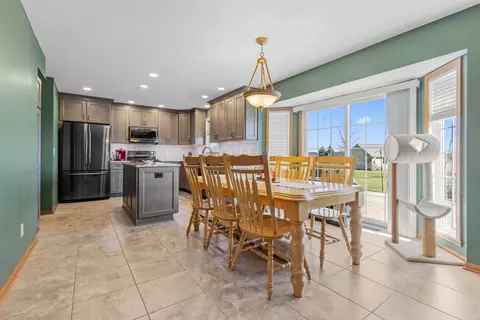 9979 Sara Dr, Roscoe, IL 61073 photo 6