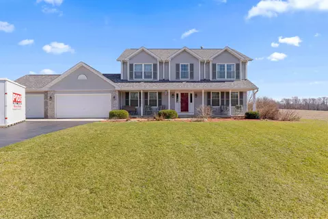 9979 Sara Dr, Roscoe, IL 61073 photo 2