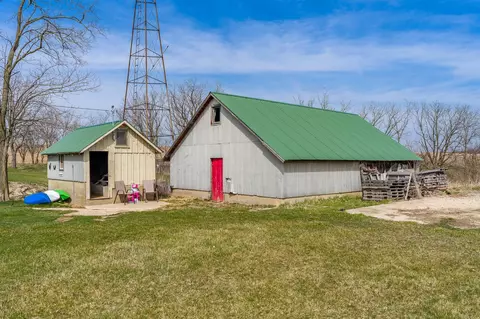 Exterior - 10760 E Rock Grove Rd, Davis, IL 61019 photo 26 of 30