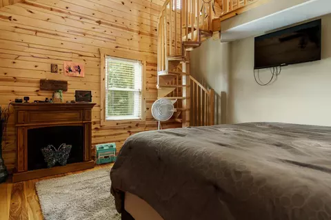 Bedroom - 10760 E Rock Grove Rd, Davis, IL 61019 photo 7 of 11