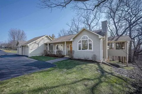 141 Blackhawk Trce, Galena, IL 61036