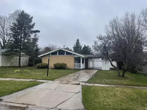4020 Crestview Dr, Rockford, IL 61107