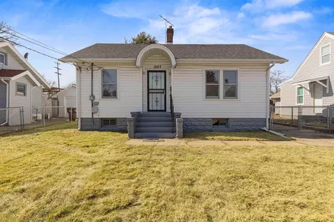 1257 Clover Ave, Rockford, IL 61102