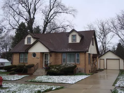 902 Grover St, Belvidere, IL 61008