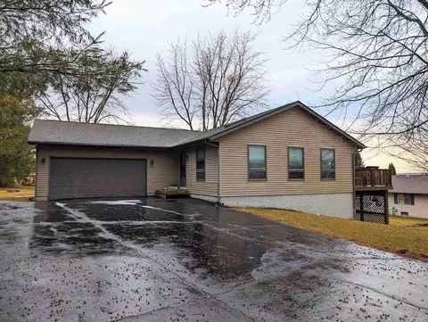 176 Lake Summerset Rd, Lake Summerset, IL 61019