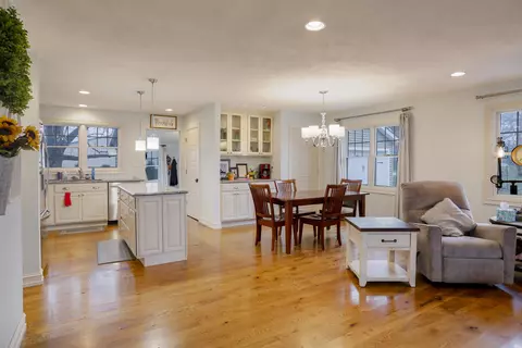 616 N Davis St, Davis, IL 61019 photo 2
