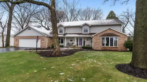1706 Red Oak Ln, Rockford, IL 61107
