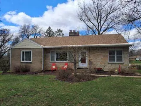 1510 S Burchard Ave, Freeport, IL 61032