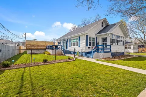 104 N 6th St, Oregon, IL 61061