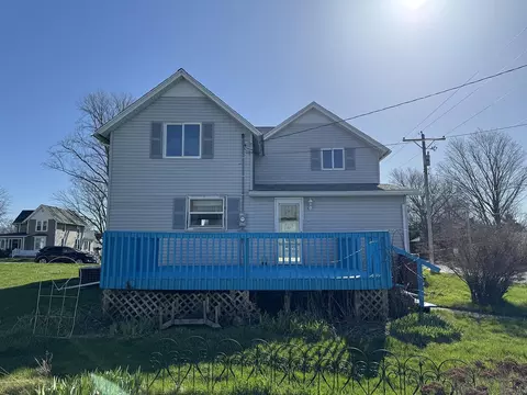 Exterior - 104 Calvert Ave, Chadwick, IL 61014 photo 5 of 6