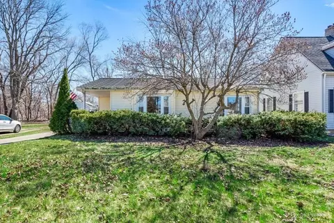 2306 Quincy Cir, Rockford, IL 61103