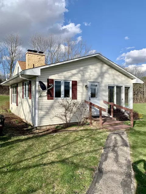 Exterior - 6569 S Speer Rd, Hanover, IL 61041 photo 3 of 16