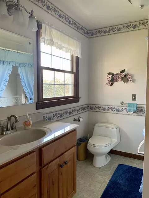 Bath - 6569 S Speer Rd, Hanover, IL 61041 photo 1 of 3