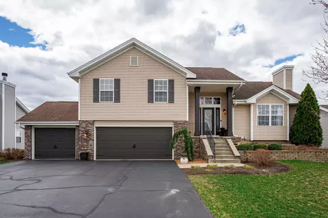 5832 Reston Dr, South Beloit, IL 61080