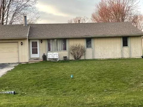 1000 Wissmach Ln, Machesney Park, IL 61115