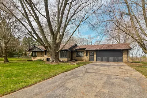 7489 Stillman Valley Rd, Rockford, IL 61109