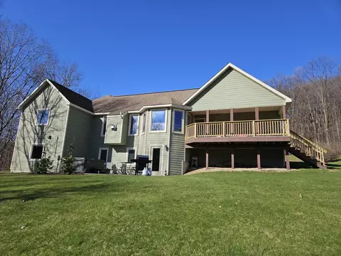 136 Cogan Dr, Galena, IL 61036