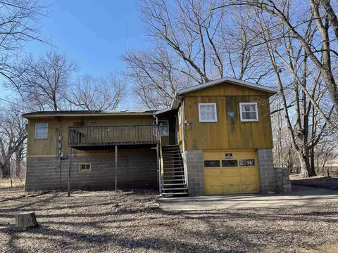 614 Lake Lacoma Rd, East Dubuque, IL 61025