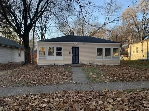 225 Foster Ave, Rockford, IL 61102