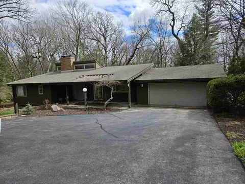 2503 W Chickadee Trl, Rockford, IL 61107