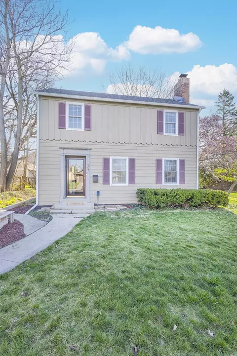 327 N Highland Ave, Rockford, IL 61107