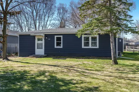 707 Marie Ave, Machesney Park, IL 61115