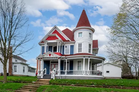 211 S Clay, Mount Carroll, IL 61053
