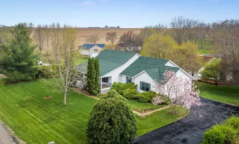 759 Taras, Lake Summerset, IL 61019