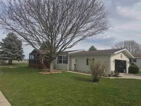 302 E Wood, Belvidere, IL 61008