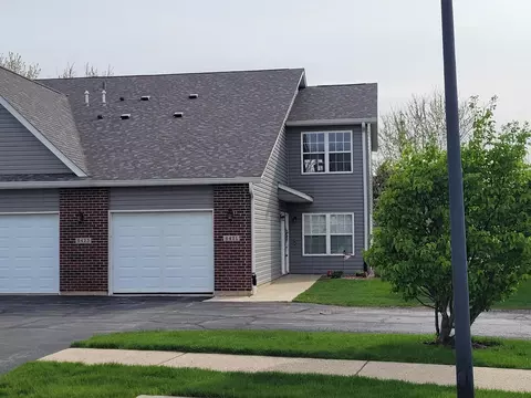 6421 Oak Crest Ln, Loves Park, IL 61111