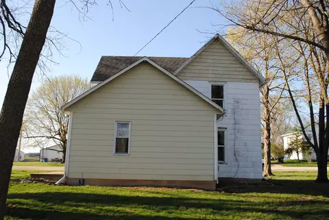 Exterior - 312 E 2nd St, Leaf River, IL 61047 photo 11 of 13