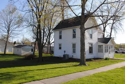 Exterior - 312 E 2nd St, Leaf River, IL 61047 photo 12 of 13