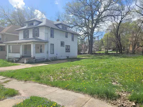 446 Hinkley Ave, Rockford, IL 61101