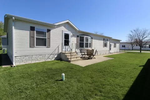2061 Sunset Ln, Belvidere, IL 61008
