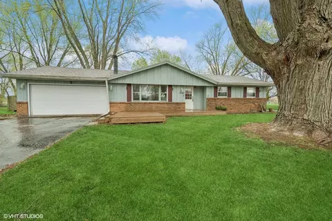 5543 Falmouth Dr, Rockford, IL 61109