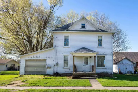 103 E Webster St, Apple River, IL 61001