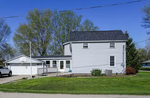 3111 Pleasant St, Freeport, IL 61032