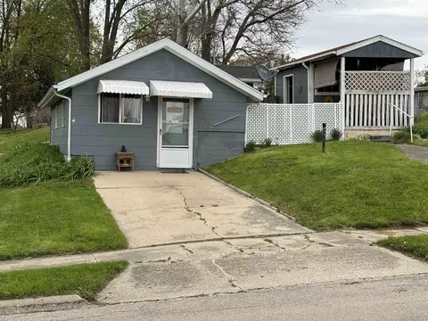 605 Jefferson St, Hanover, IL 61041