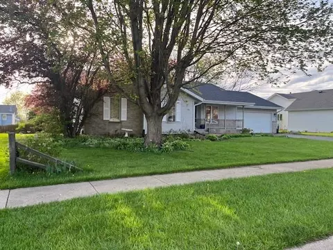 402 Shelden Dr, Winnebago, IL 61088