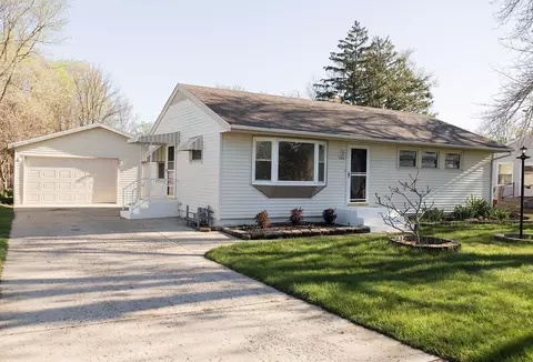 1124 Copper Dr, Machesney Park, IL 61111