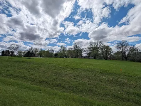 663 Southgate Dr, Lake Summerset, IL 61019 photo 2