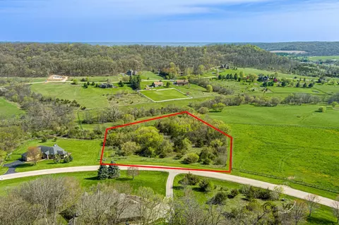 25 Shenandoah Dr, Galena, IL 61036