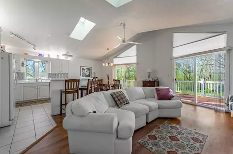 1307 Chadbourne Dr, Lake Summerset, IL 61019 photo 5