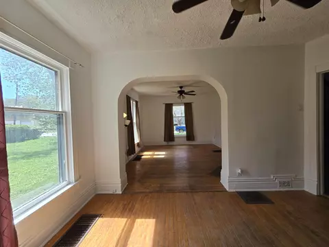 935 Grant Ave, Rockford, IL 61103 photo 11