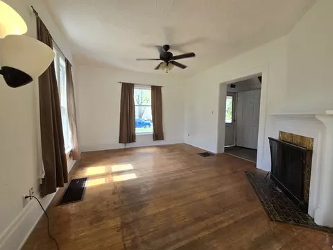 935 Grant Ave, Rockford, IL 61103 photo 10