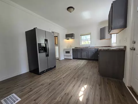 935 Grant Ave, Rockford, IL 61103 photo 12