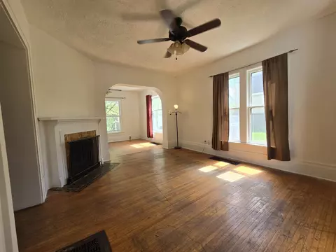 935 Grant Ave, Rockford, IL 61103 photo 9